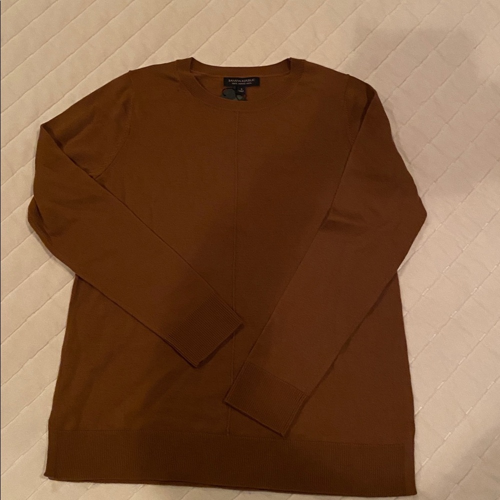 Banana Republic Tunic top. Size Small. One small flaw. - Picture 6 of 8